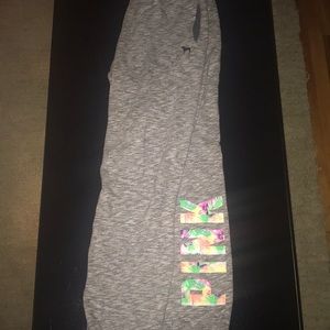 PINK VS SWEATPANTS SIZE L COLORED PALM PRINT